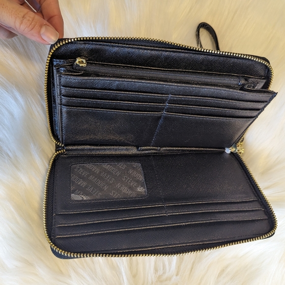Steve Madden wallet wristlet - Picture 2 of 4